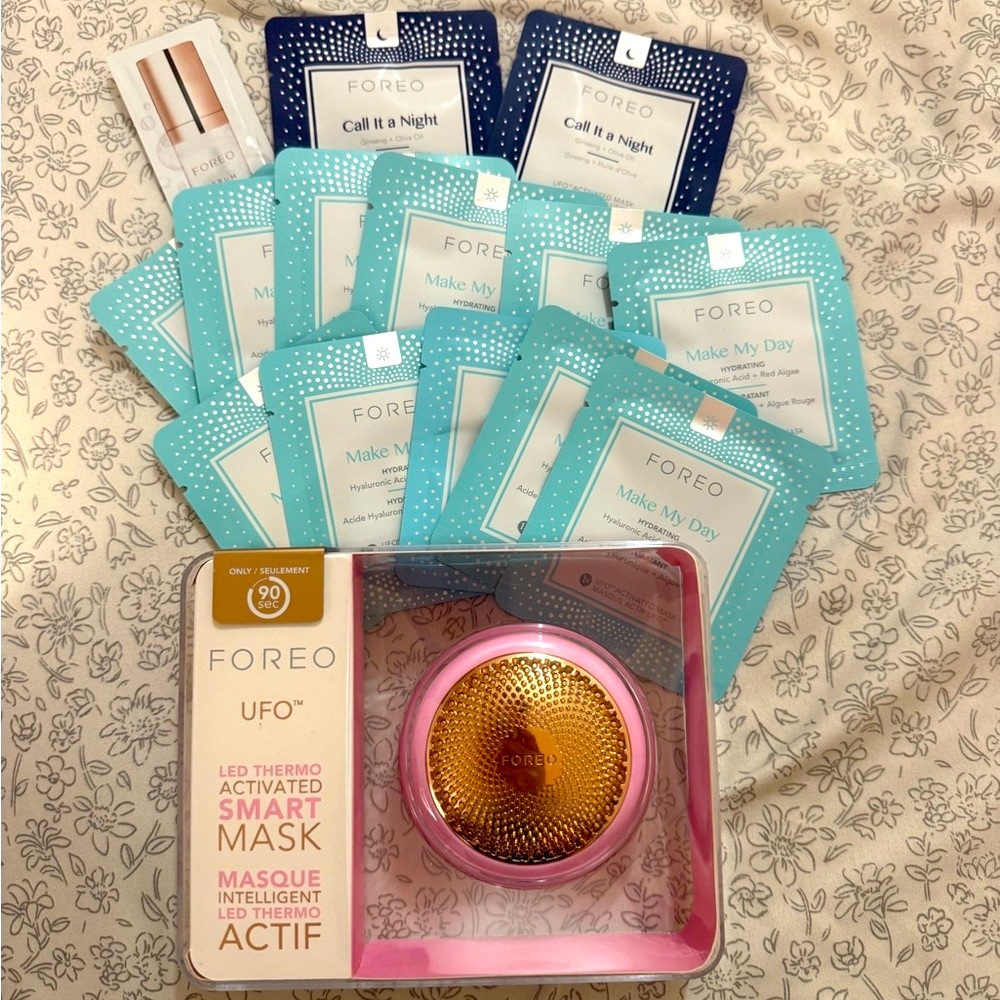 FOREO UFO Smart Mask Device in Pink and Gold